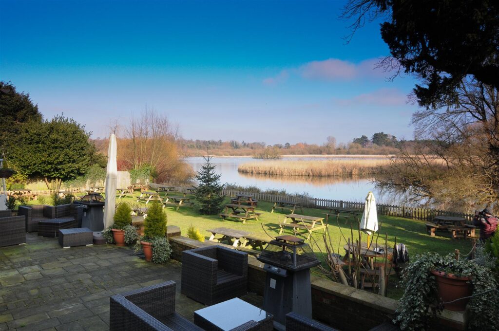 Wayfarer Place, The Dean, Alresford, SO24 9FT