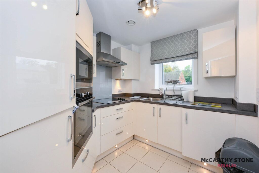 Isabella House, Hale Road, Hertford SG13 8EN