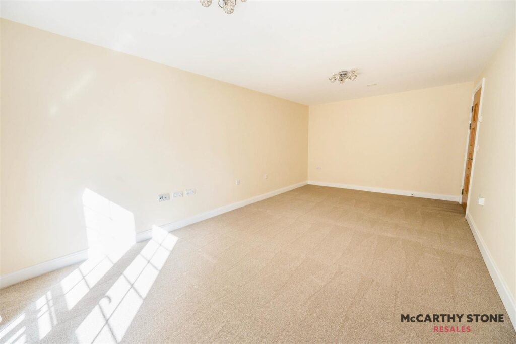 Brueton Place, 218 – 220 Blossomfield Road, Solihull, B91 1PT