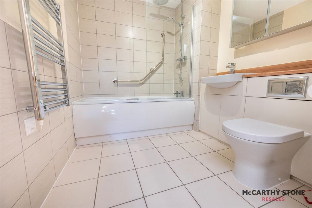 Brueton Place, 218 – 220 Blossomfield Road, Solihull, B91 1PT