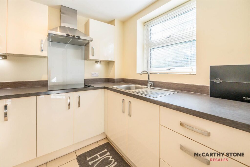 Brueton Place, 218 – 220 Blossomfield Road, Solihull, B91 1PT