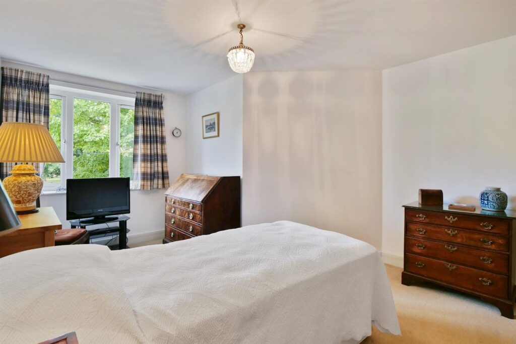 Penlee Close, Edenbridge