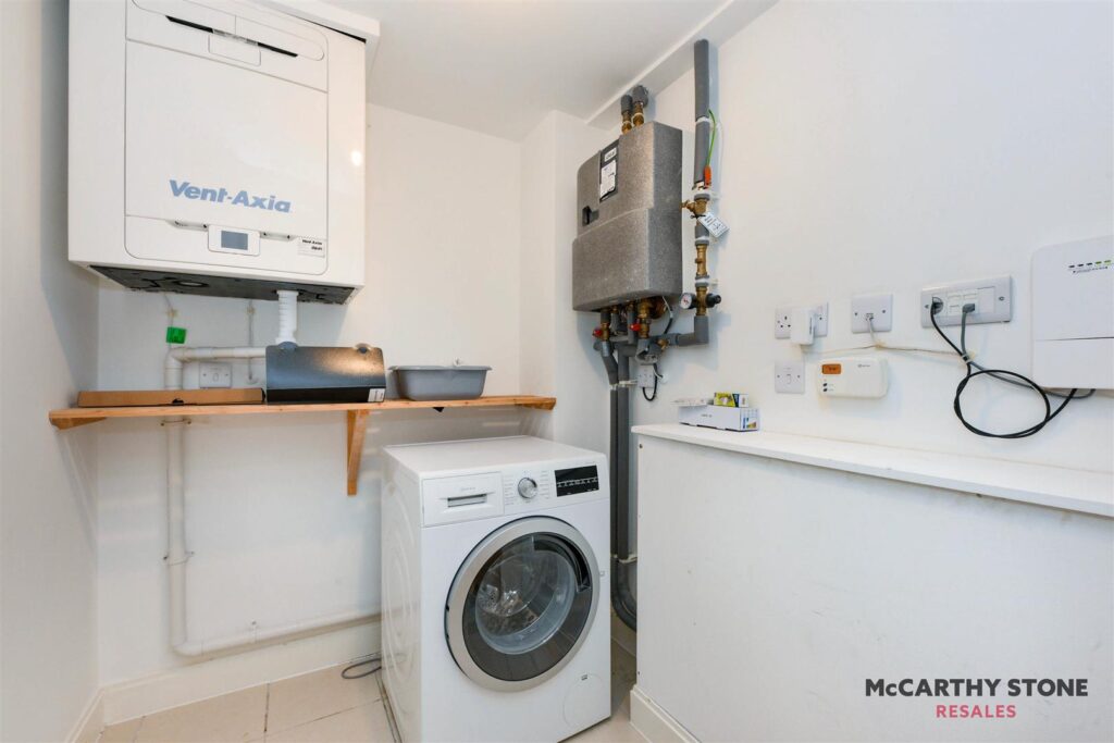 Isabella House, Hale Road, Hertford SG13 8EN