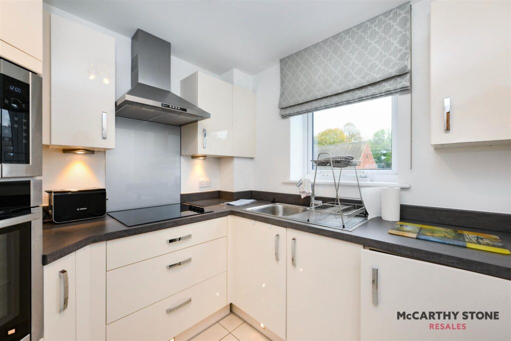 Isabella House, Hale Road, Hertford SG13 8EN