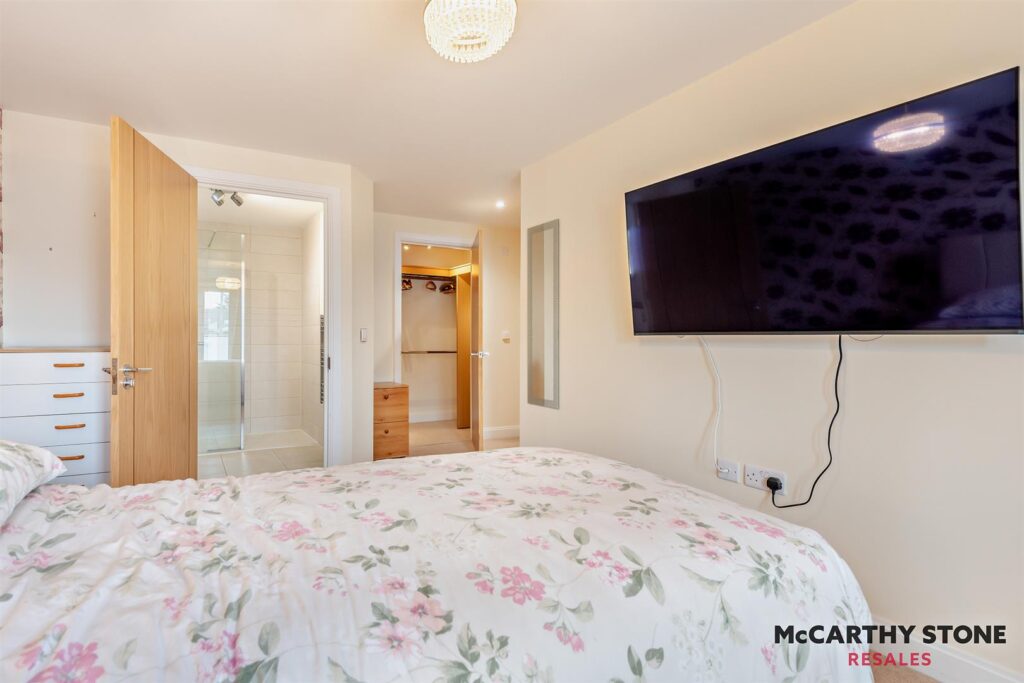 Macaulay Road, Broadstone, Dorset, BH18 8AR
