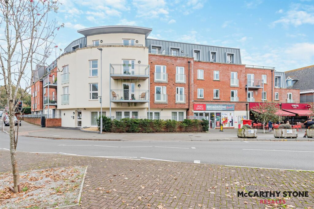 Macaulay Road, Broadstone, Dorset, BH18 8AR