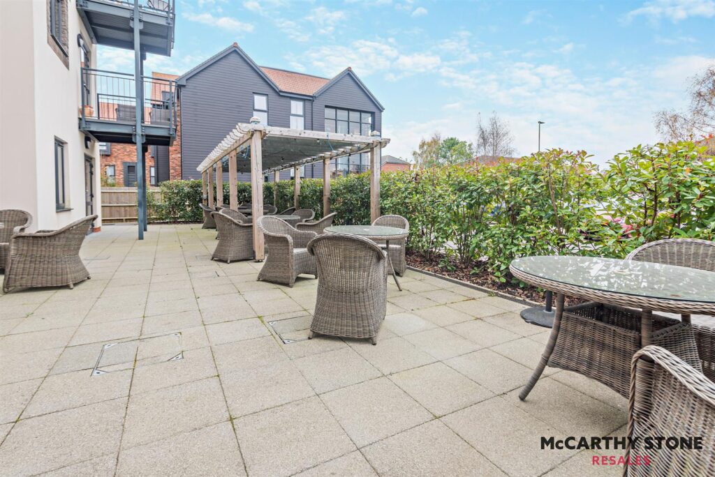 Island View, Shortwood Copse Lane, Basingstoke