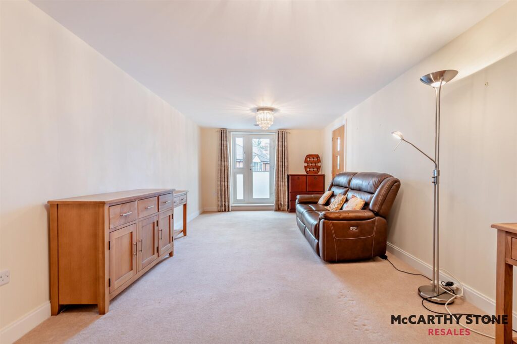 Macaulay Road, Broadstone, Dorset, BH18 8AR