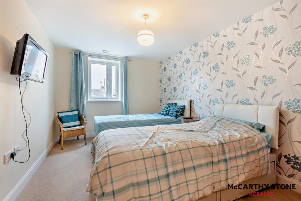 Macaulay Road, Broadstone, Dorset, BH18 8AR
