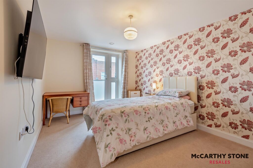 Macaulay Road, Broadstone, Dorset, BH18 8AR