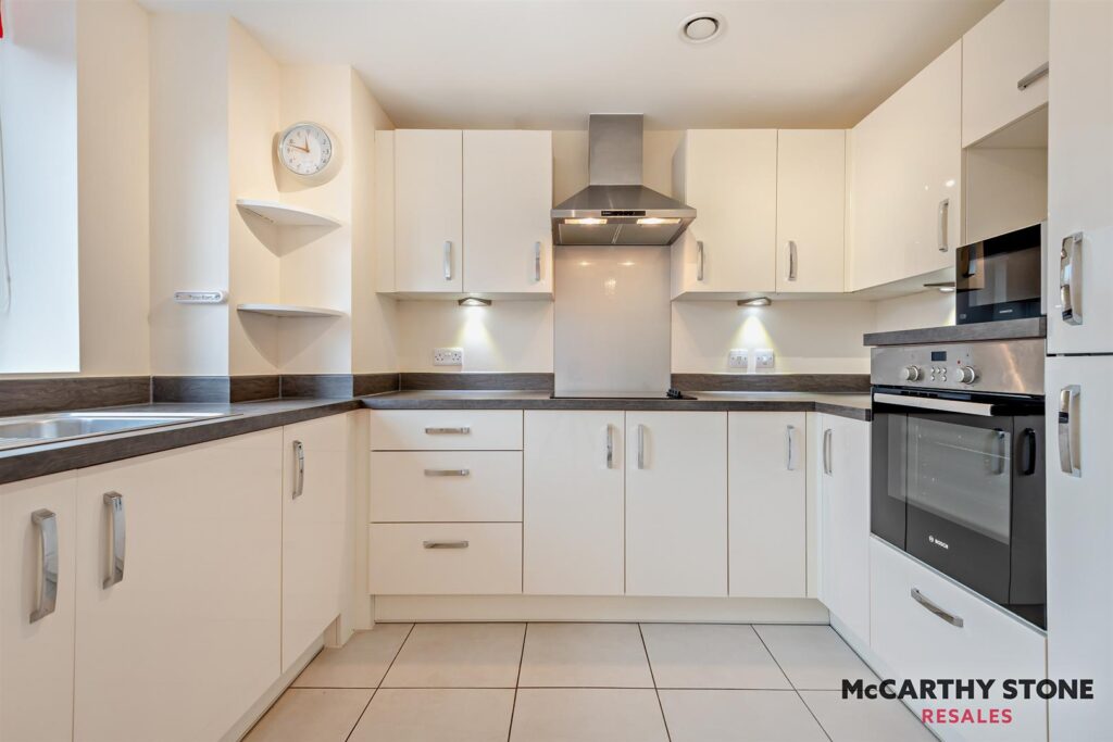 Macaulay Road, Broadstone, Dorset, BH18 8AR