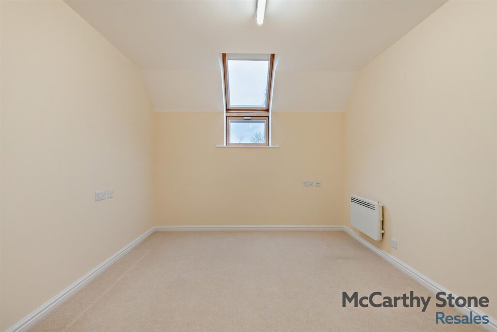 Farringford Court, Avenue Road, Lymington, Hampshire, SO41 9PA