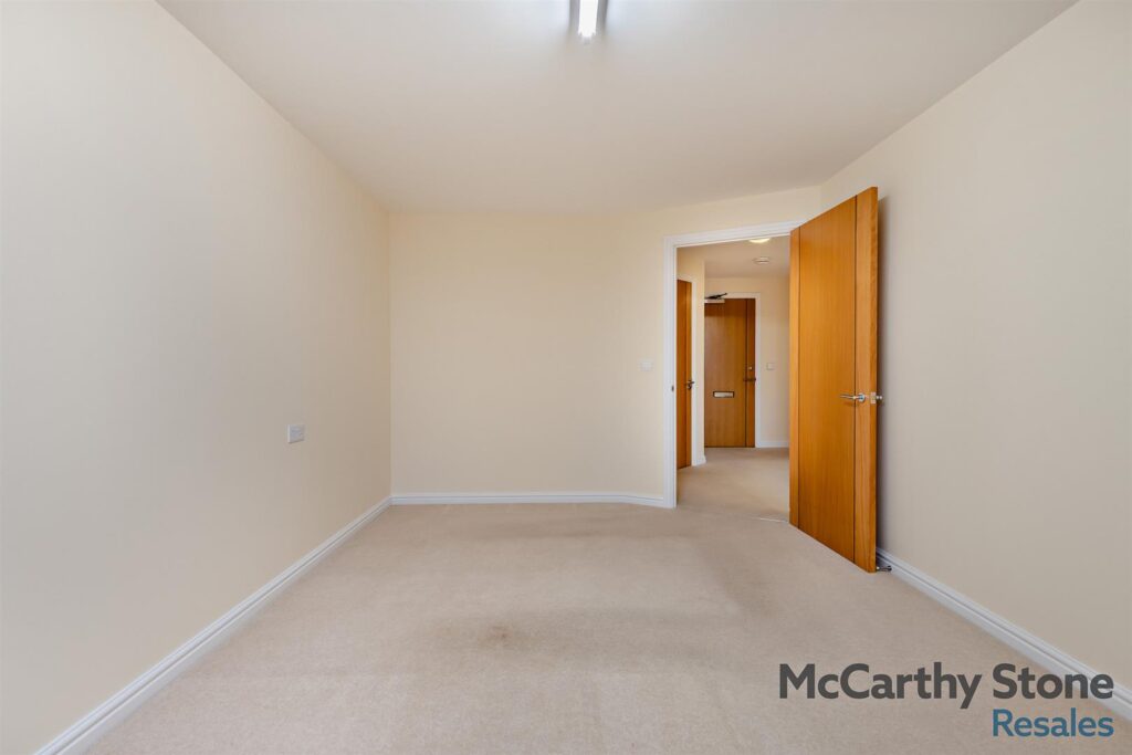 Farringford Court, Avenue Road, Lymington, Hampshire, SO41 9PA