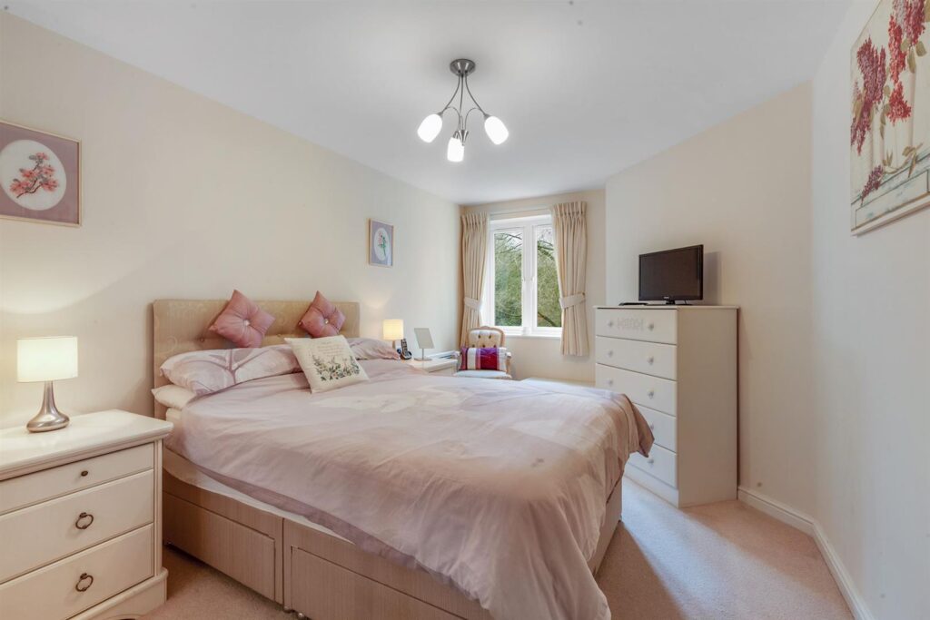 Junction Road, Warley, CM14 5FG