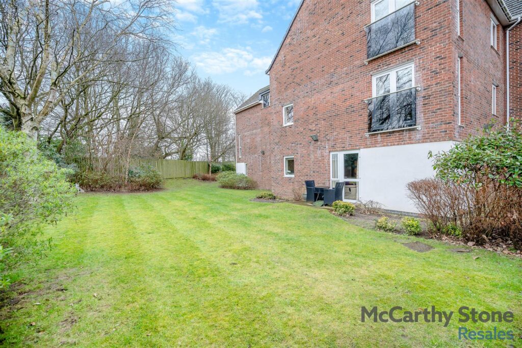 27 Dutton Court, Station Approach, Off Station Road, Cheadle Hulme, SK8 5BF