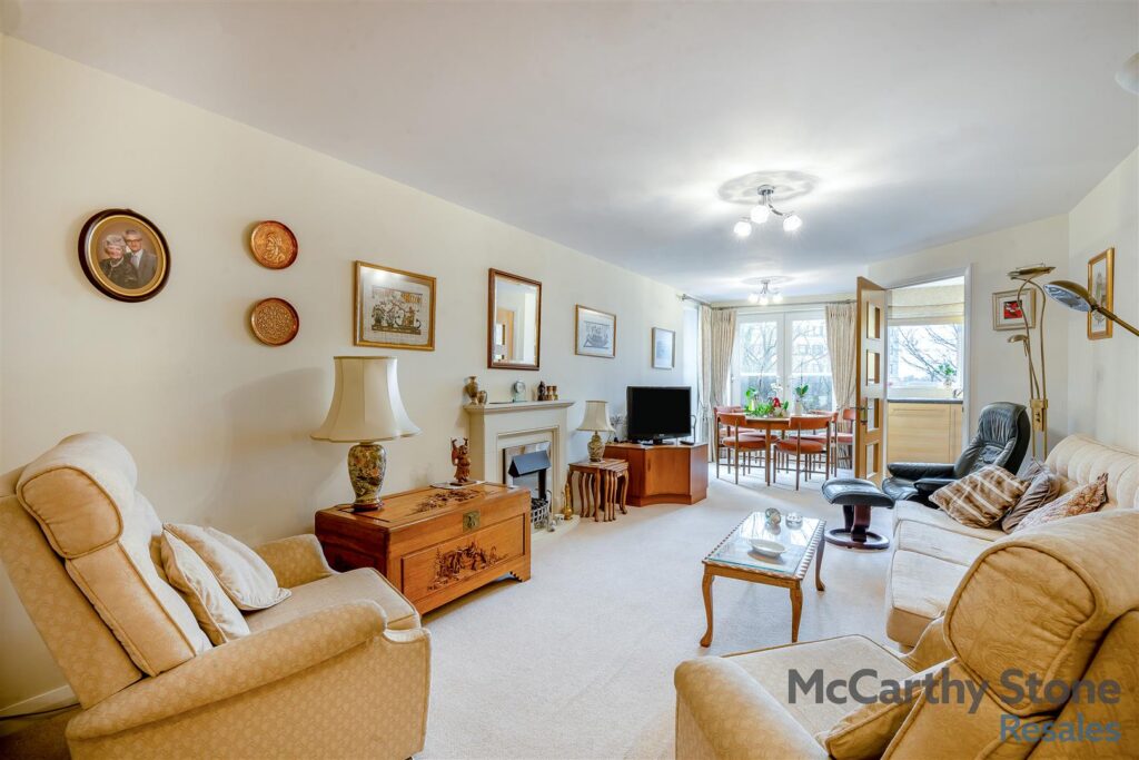 27 Dutton Court, Station Approach, Off Station Road, Cheadle Hulme, SK8 5BF