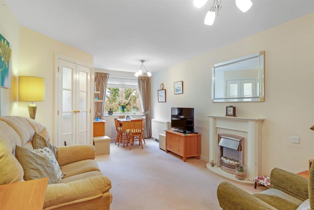 Junction Road, Warley, CM14 5FG