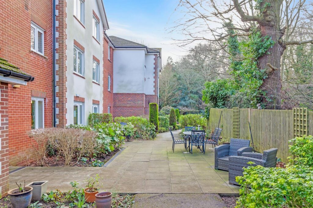 Junction Road, Warley, CM14 5FG
