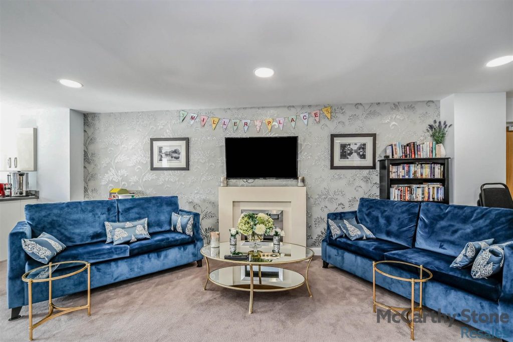 Miller Place, High View, Bedford, MK14 8EZ