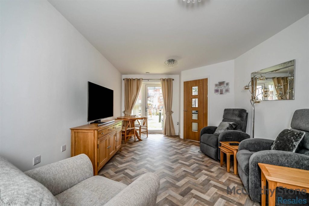 Miller Place, High View, Bedford, MK14 8EZ