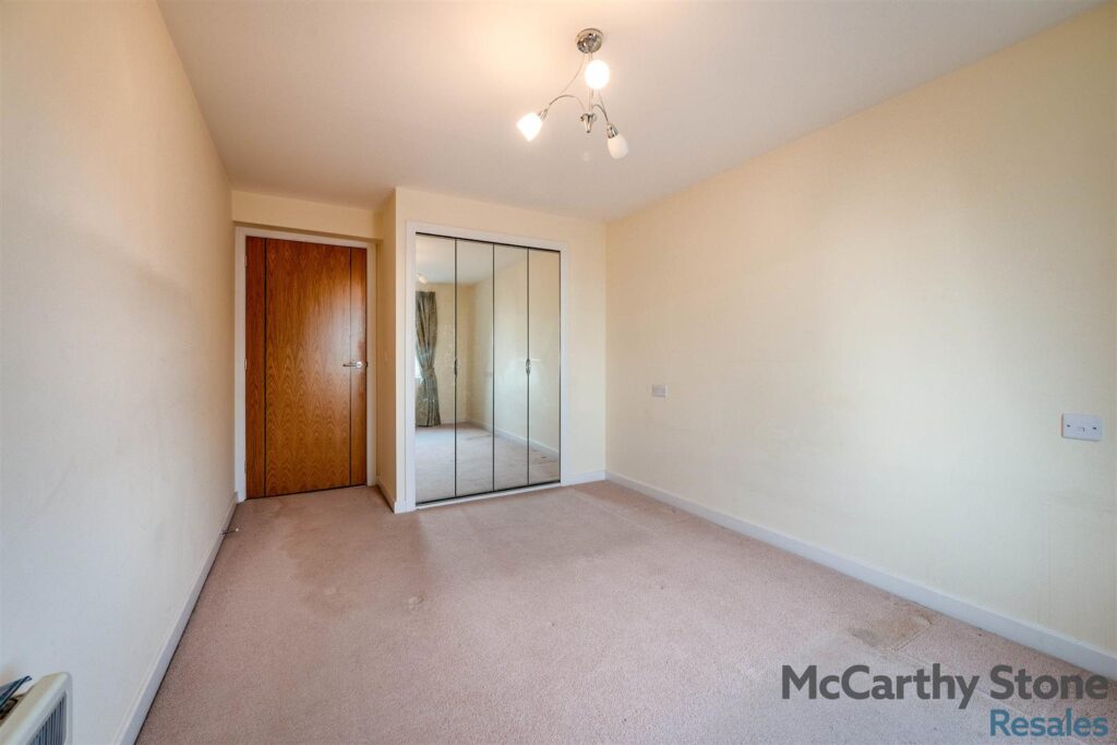 Lauder Court, Staneacre Park, Hamilton