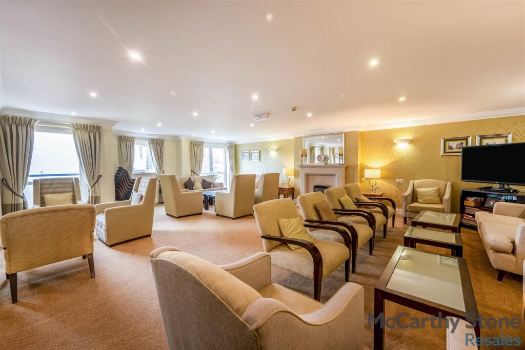 Lauder Court, Staneacre Park, Hamilton