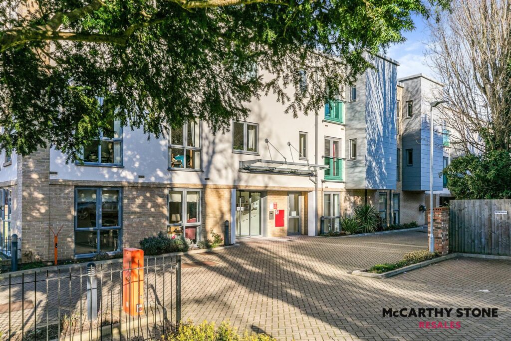 Elm Tree Court, High Street, Huntingdon