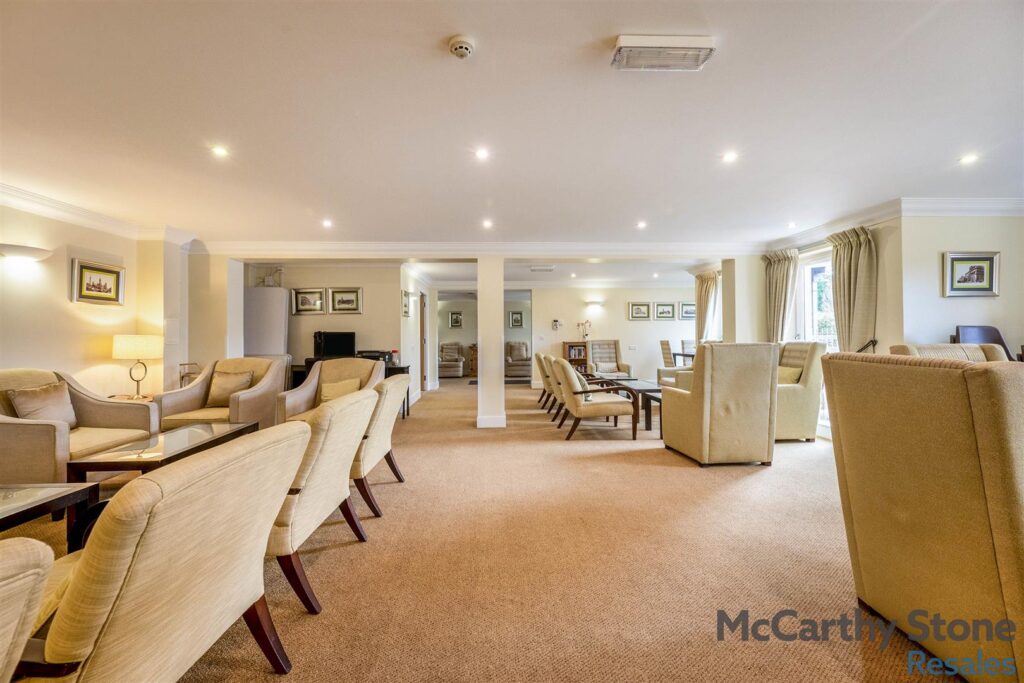 Lauder Court, Staneacre Park, Hamilton