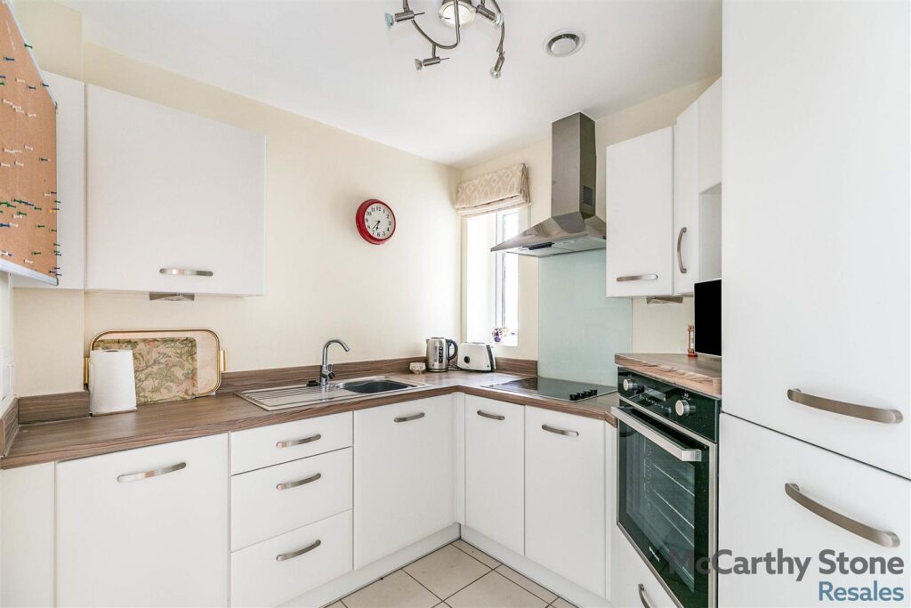 Elm Tree Court, High Street, Huntingdon
