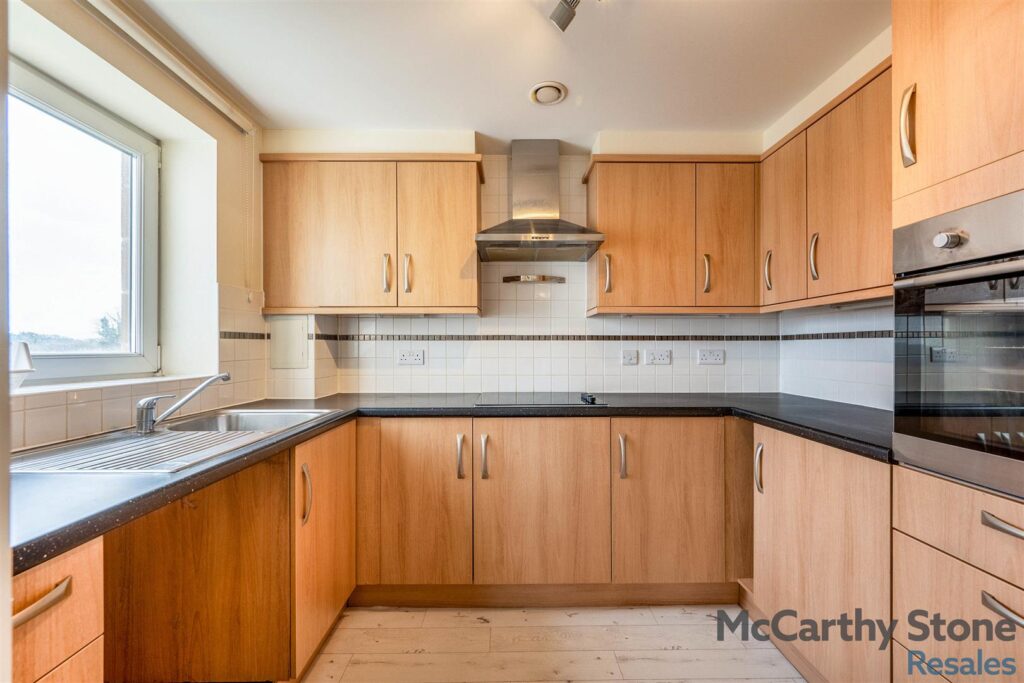 Lauder Court, Staneacre Park, Hamilton