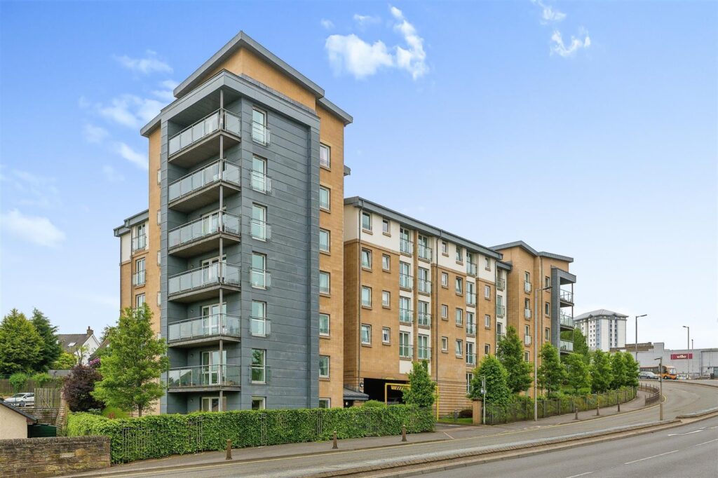 Lauder Court, Staneacre Park, Hamilton