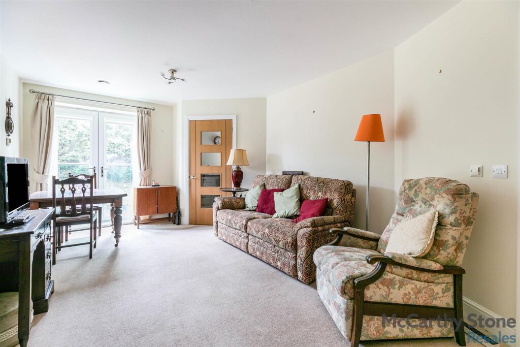 Elm Tree Court, High Street, Huntingdon
