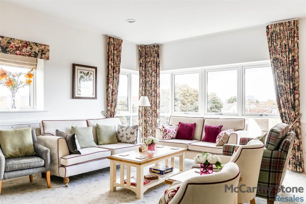 Elm Tree Court, High Street, Huntingdon