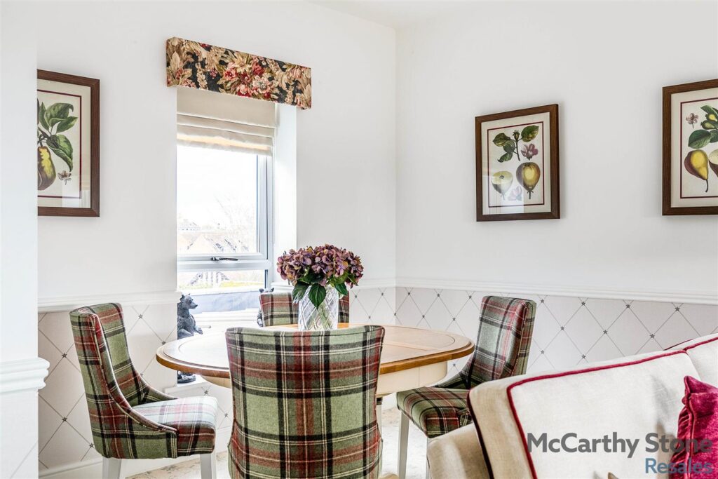 Elm Tree Court, High Street, Huntingdon