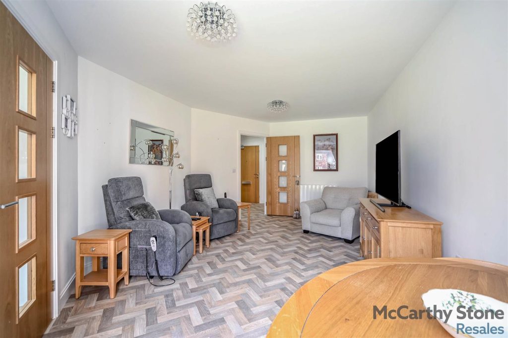 Miller Place, High View, Bedford, MK14 8EZ