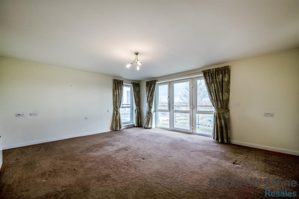 Lauder Court, Staneacre Park, Hamilton
