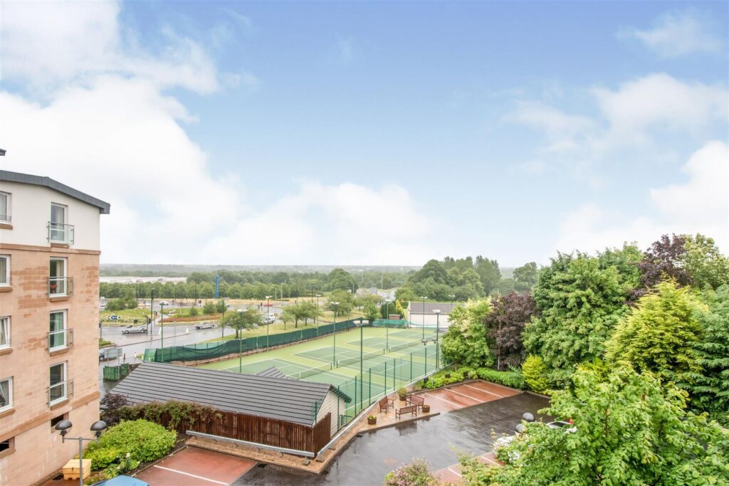 Lauder Court, Staneacre Park, Hamilton