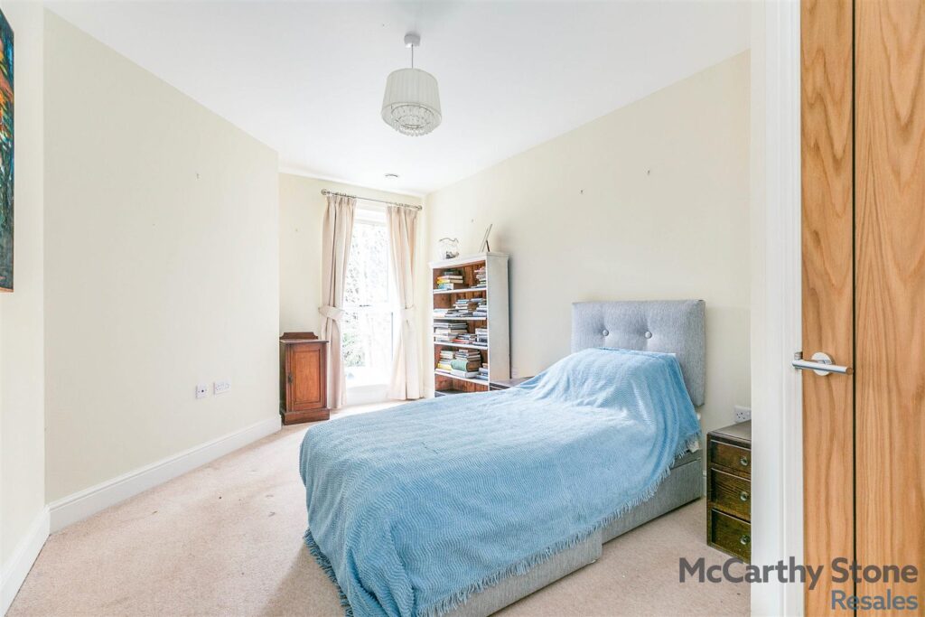 Elm Tree Court, High Street, Huntingdon