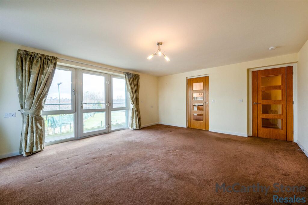 Lauder Court, Staneacre Park, Hamilton