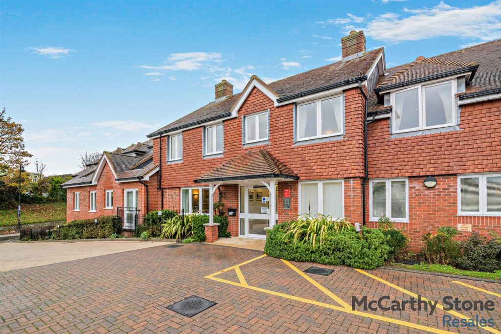Morgan Court, Station Road, Petworth, West Sussex, GU28 0FE