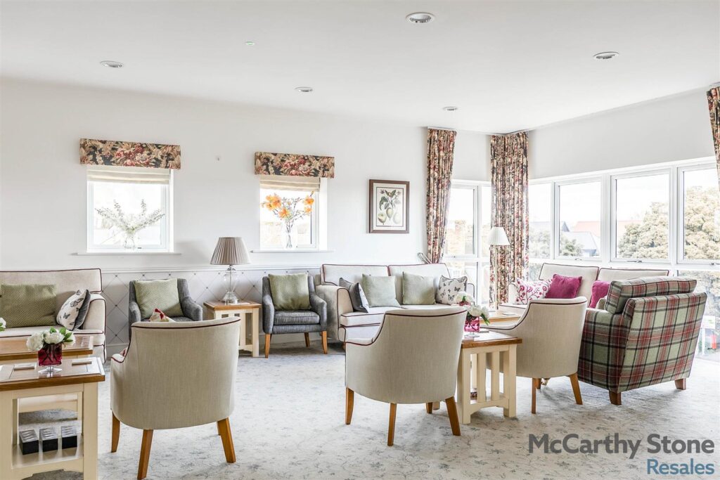 Elm Tree Court, High Street, Huntingdon