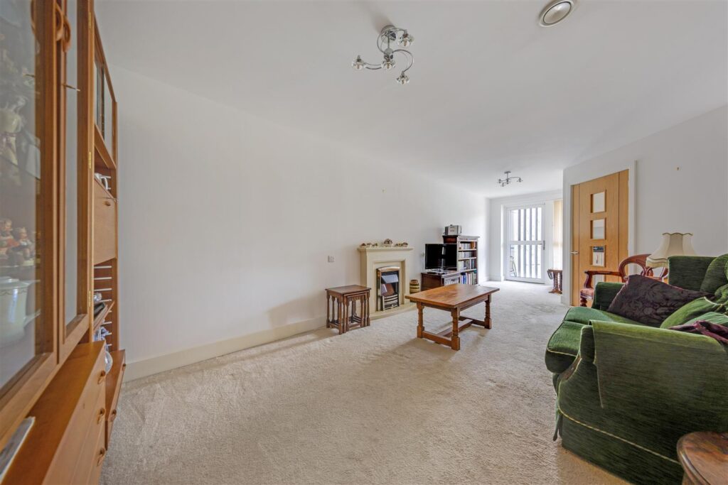 London Road, Guildford, GU1 1FF