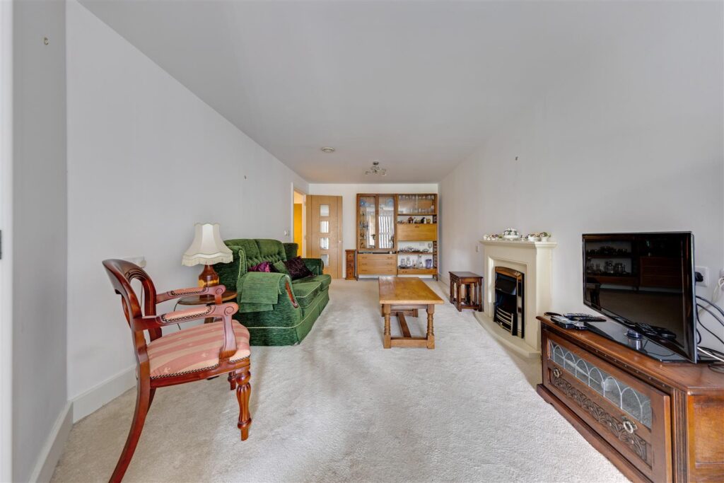 London Road, Guildford, GU1 1FF