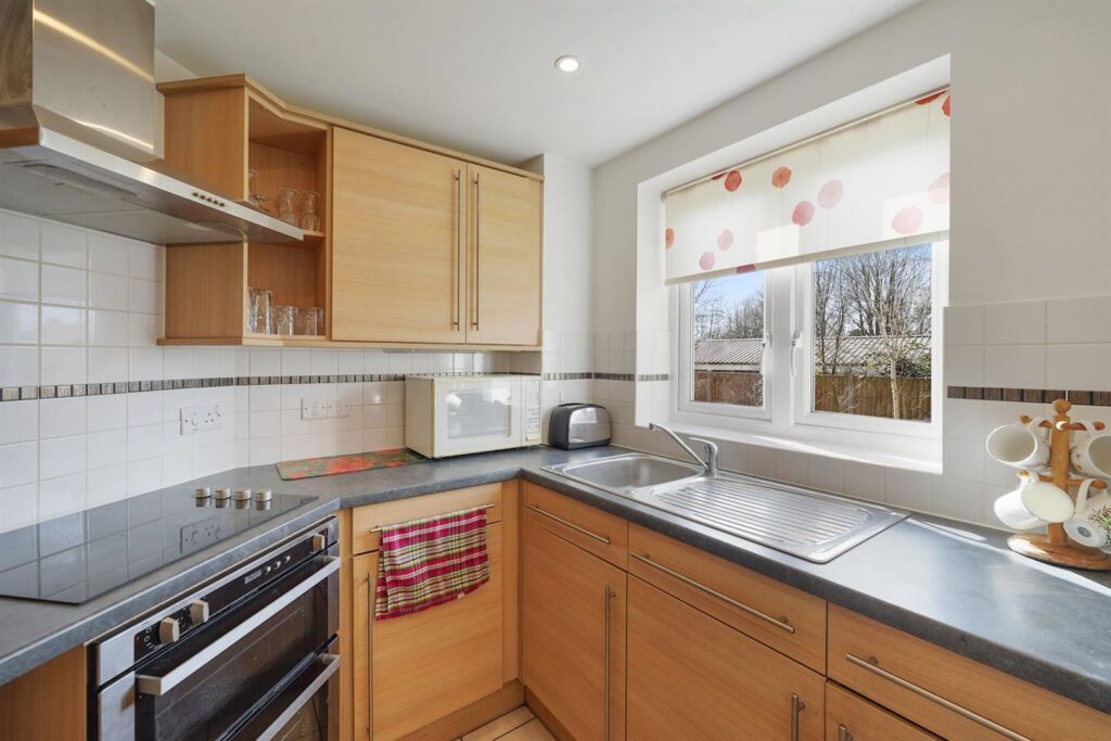 White Hart Lane, Romford, RM7 8LZ