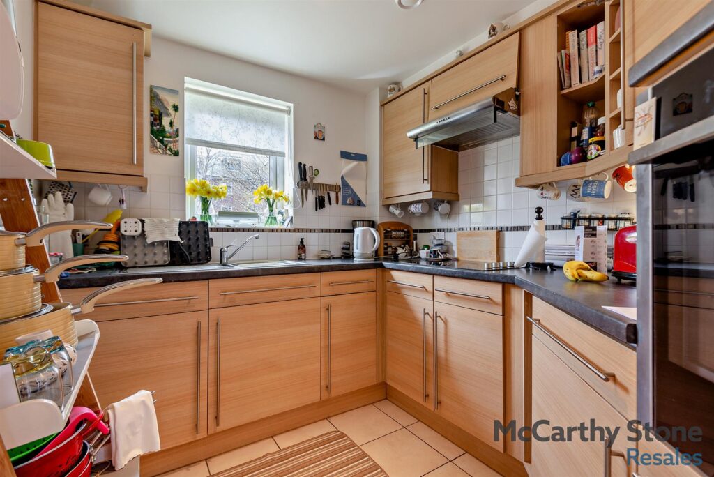 Farringford Court, Avenue Road, Lymington, Hampshire, SO41 9PA