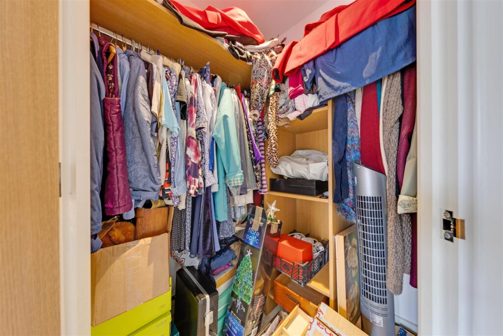 London Road, Guildford, GU1 1FF