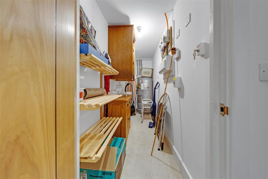 London Road, Guildford, GU1 1FF