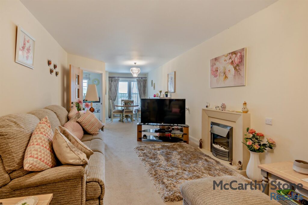 Roslyn Court, Lisle Lane, Ely, Cambridgeshire, CB7 4FA