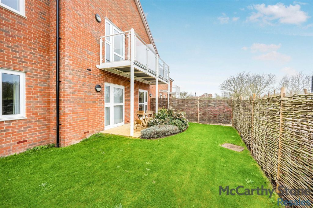 Barnsdale Drive, Westcroft, Milton Keynes