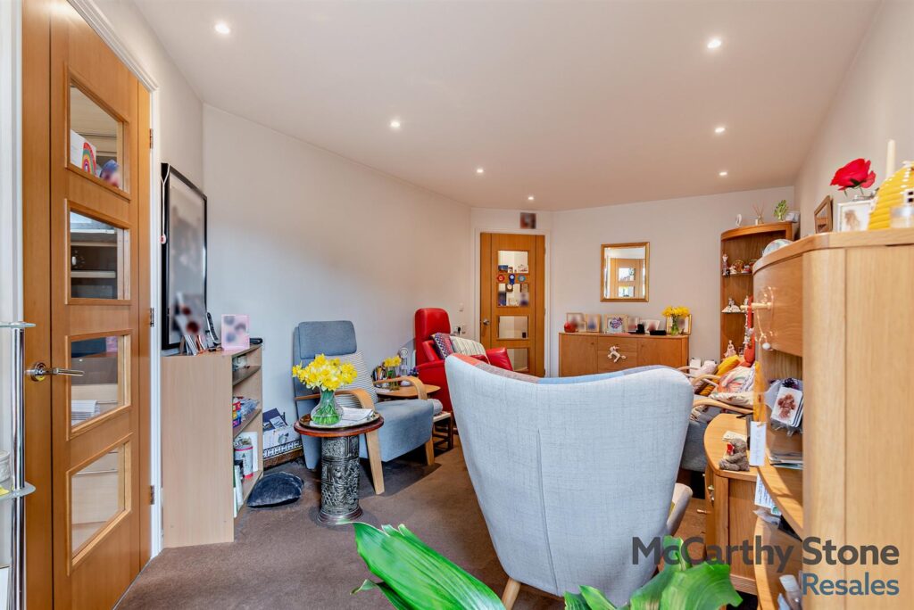 Farringford Court, Avenue Road, Lymington, Hampshire, SO41 9PA